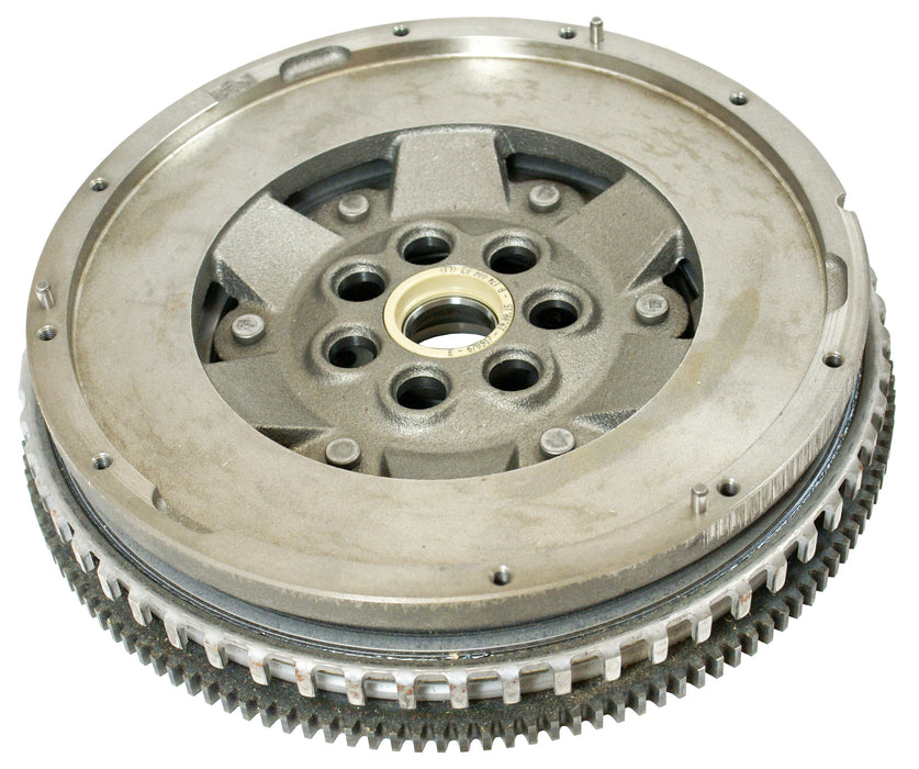 Clutch Industries Premium OEM Replacement Clutch Kit & OE Style Dual Mass Flywheel - DMF2676N-CSC