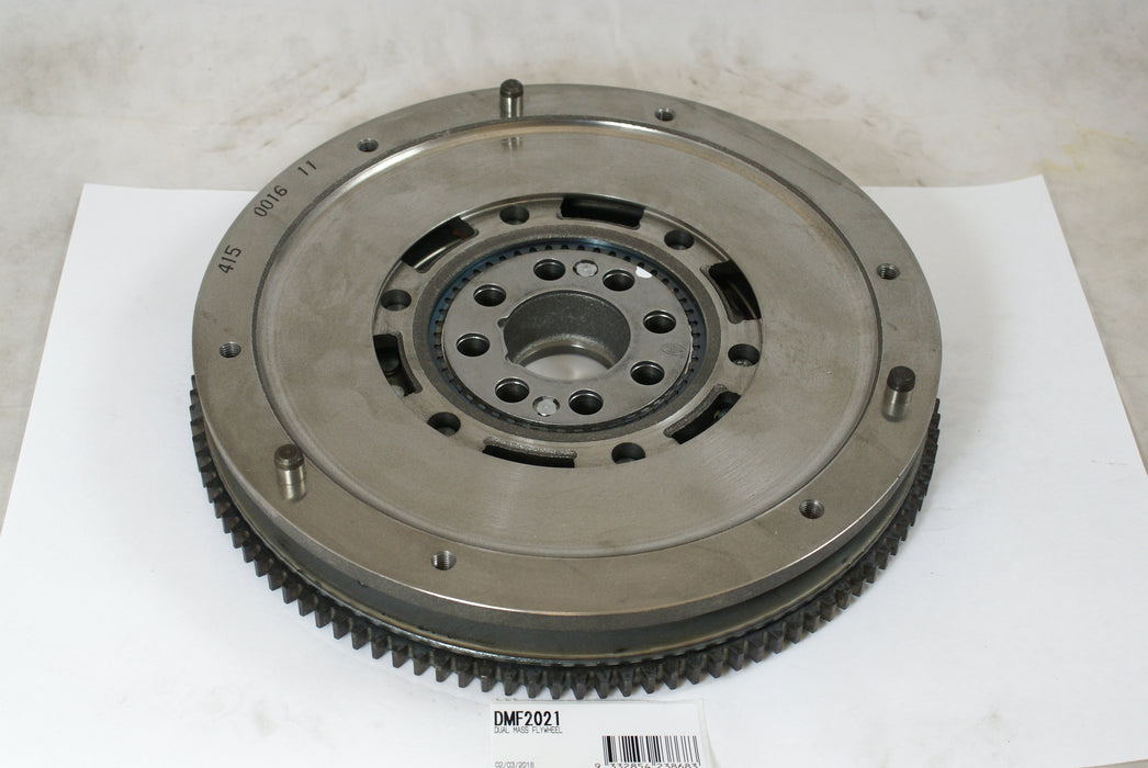 Clutch Industries Premium OEM Replacement Clutch Kit & OE Style Dual Mass Flywheel - DMF1848N